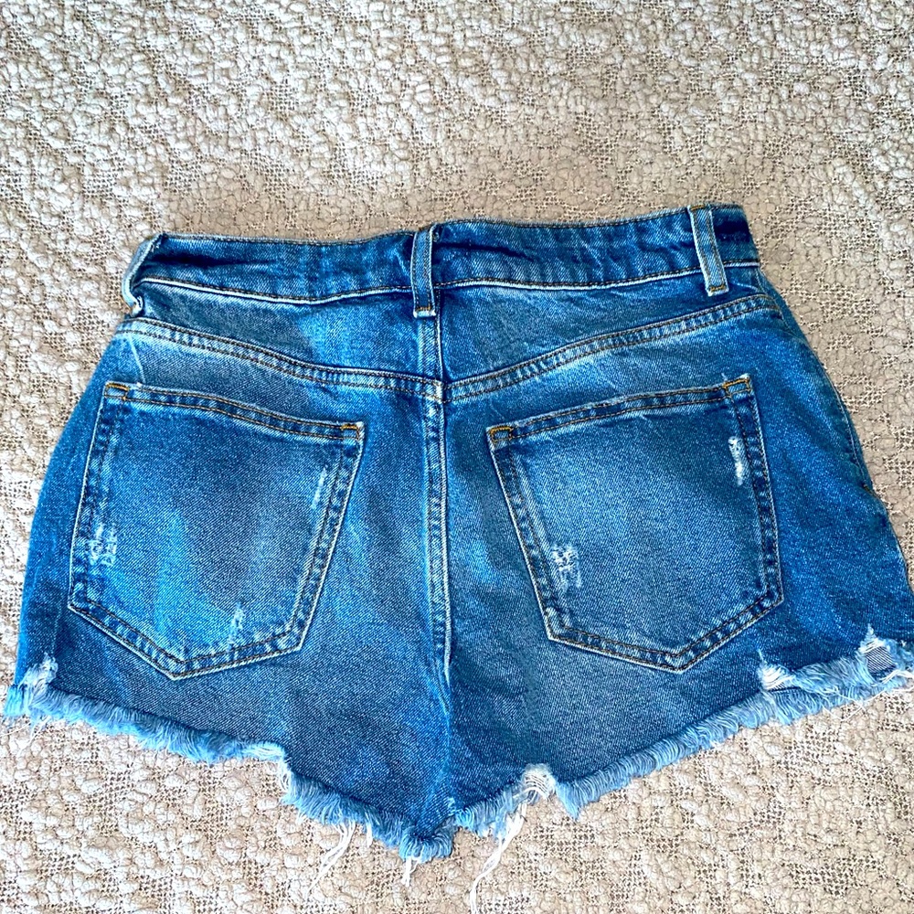 Distressed denim shorts - Picture 3 of 3